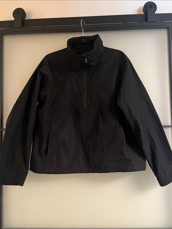 lululemon athletica Jackets & Blazers - lululemon athletica Black Women's Half-Zip Windbreaker